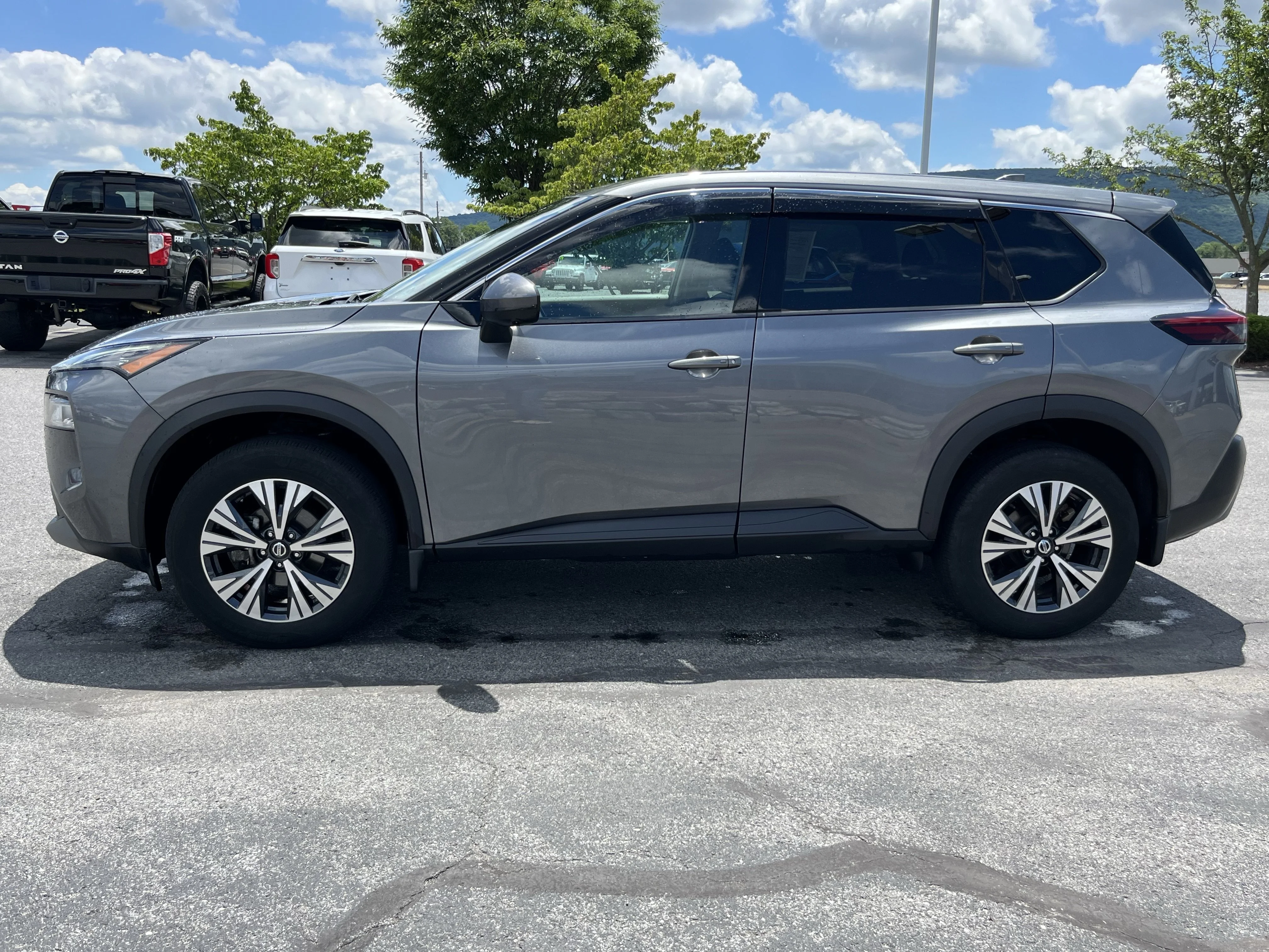 Used 2021 Gun Metallic Nissan SV image 9