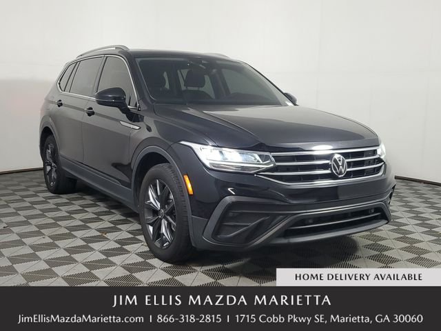 Used 2023 Black Volkswagen 2.0T SE image 1