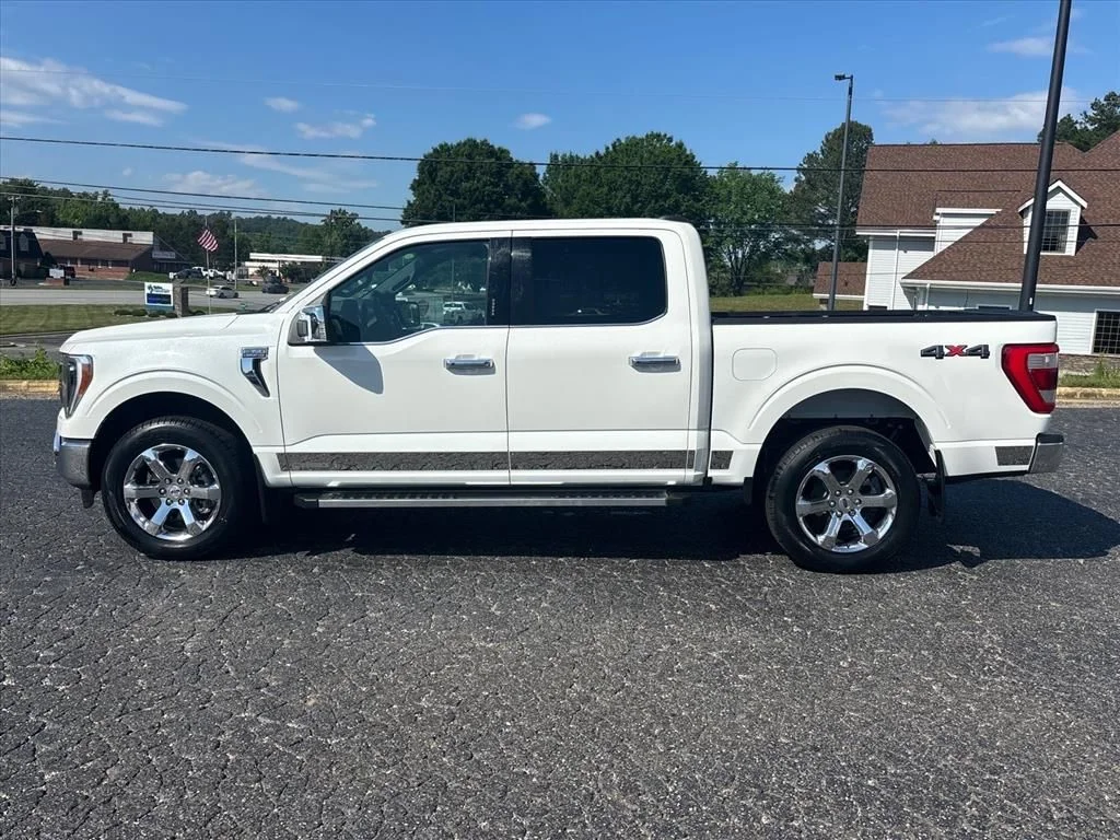 Used 2023 White Ford Lariat image 4