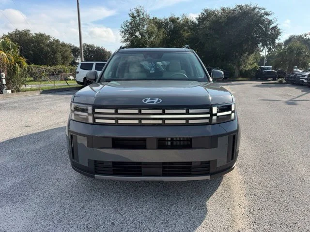 Used 2025 Gray Hyundai SEL image 8