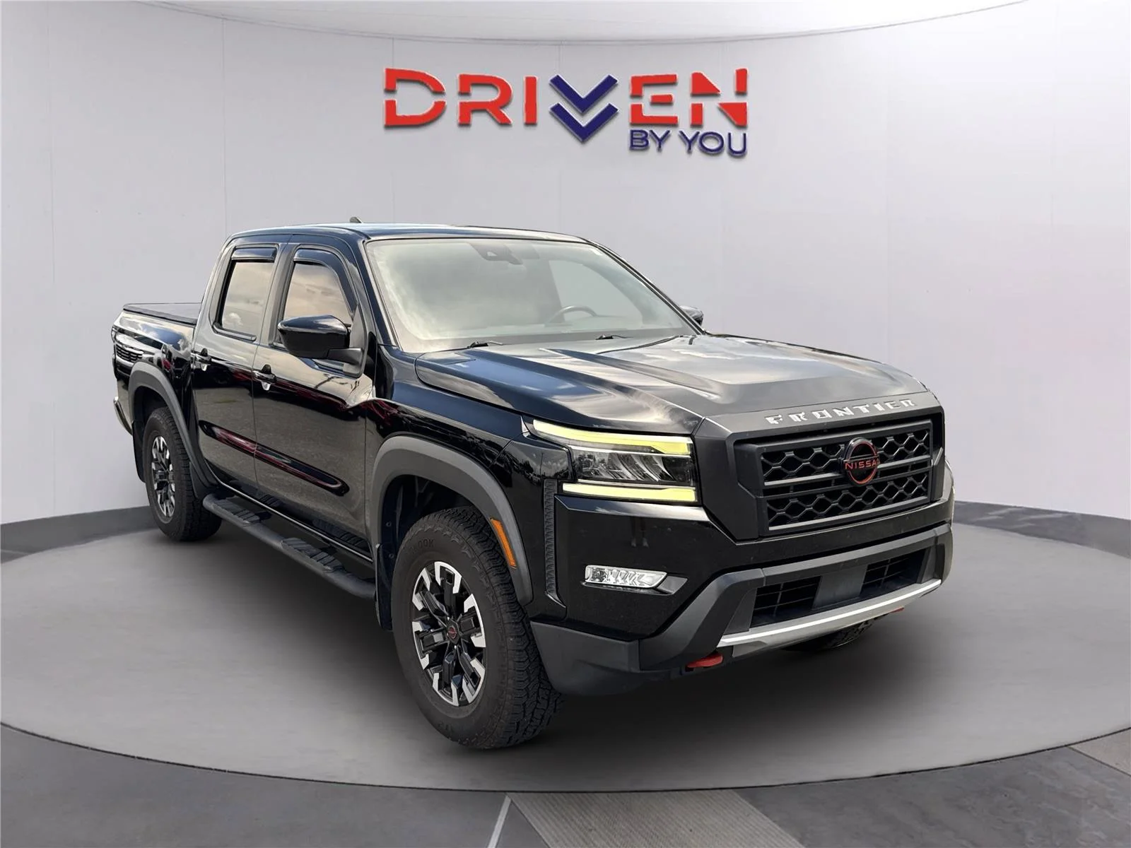 Used 2022 Super Black Nissan PRO-X image 2