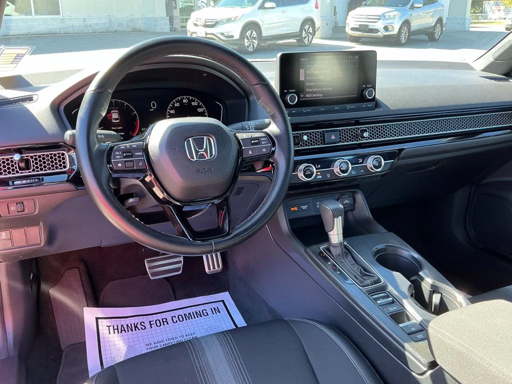 Used 2025  Honda Sport image 25