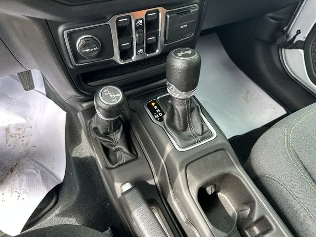 Used 2024 Silver Jeep Sport S image 22
