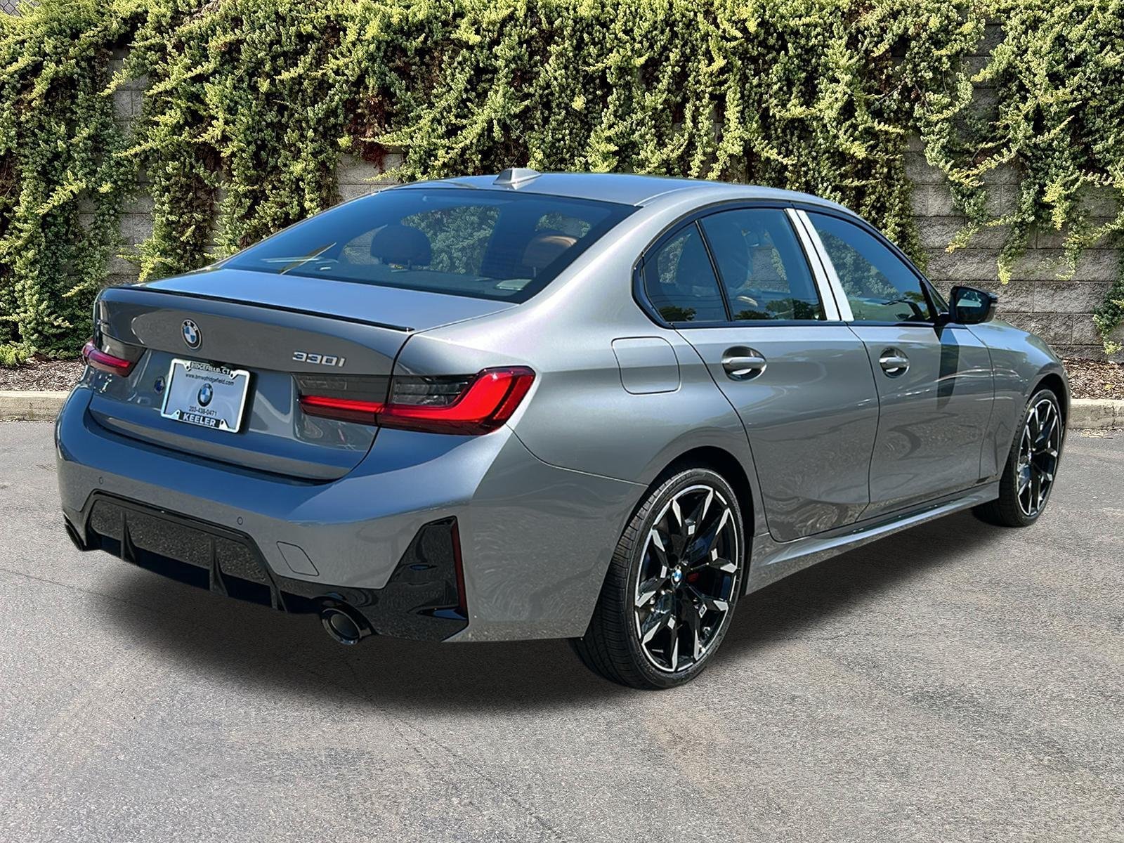 New 2026 Skyscraper Grey Metallic BMW 330i NA xDrive image 4