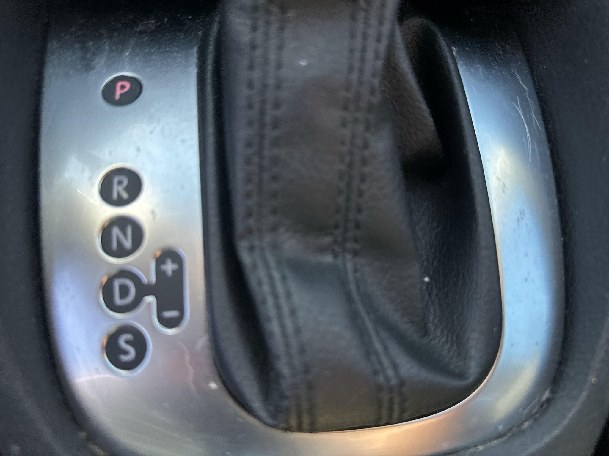 Used 2013 Reflex Silver Metallic Volkswagen TDI w/Sunroof & Nav image 6
