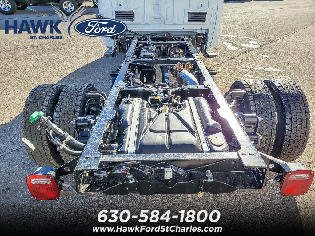 New 2026 Oxford White Ford F-450® XL image 12