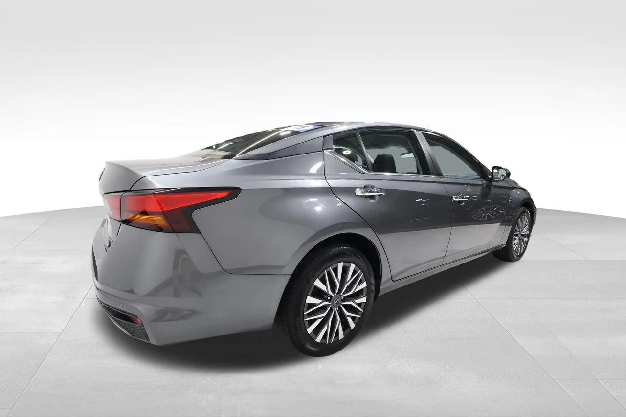 Used 2025 Gray Nissan 2.5 SV image 4
