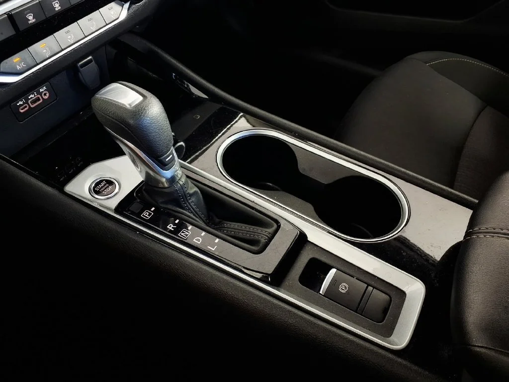 Used 2024 Super Black Nissan 2.5 SV image 21