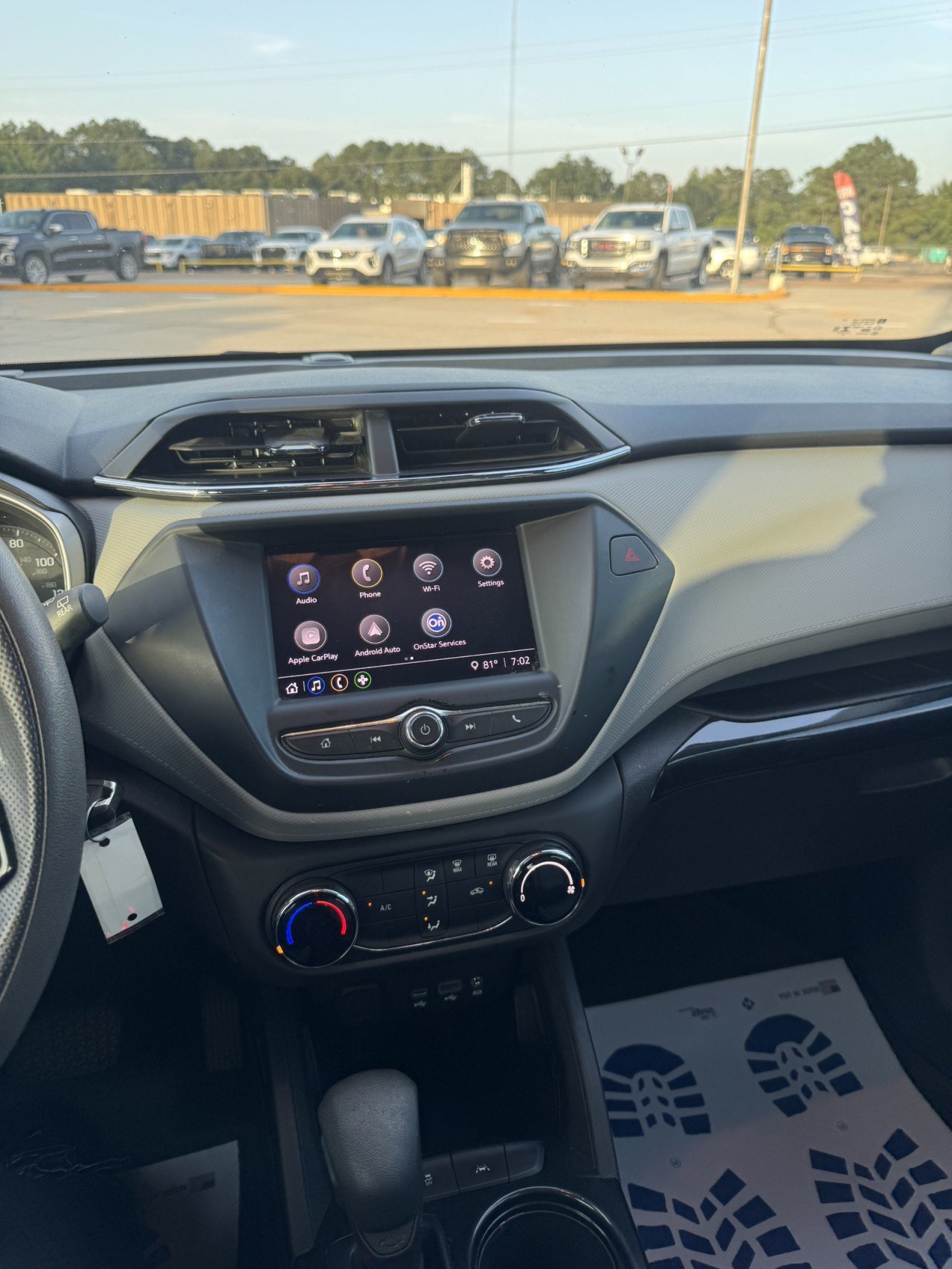 Used 2022 SUMMIT WHITE Chevrolet LS image 12