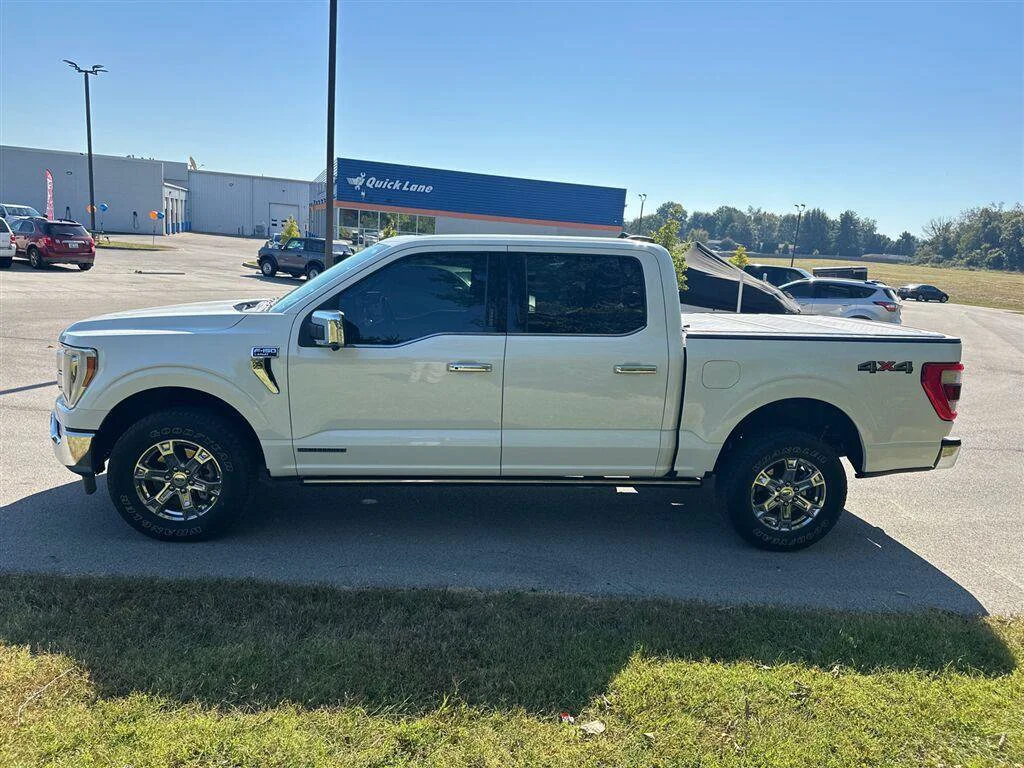 Used 2021 White Ford Lariat image 10
