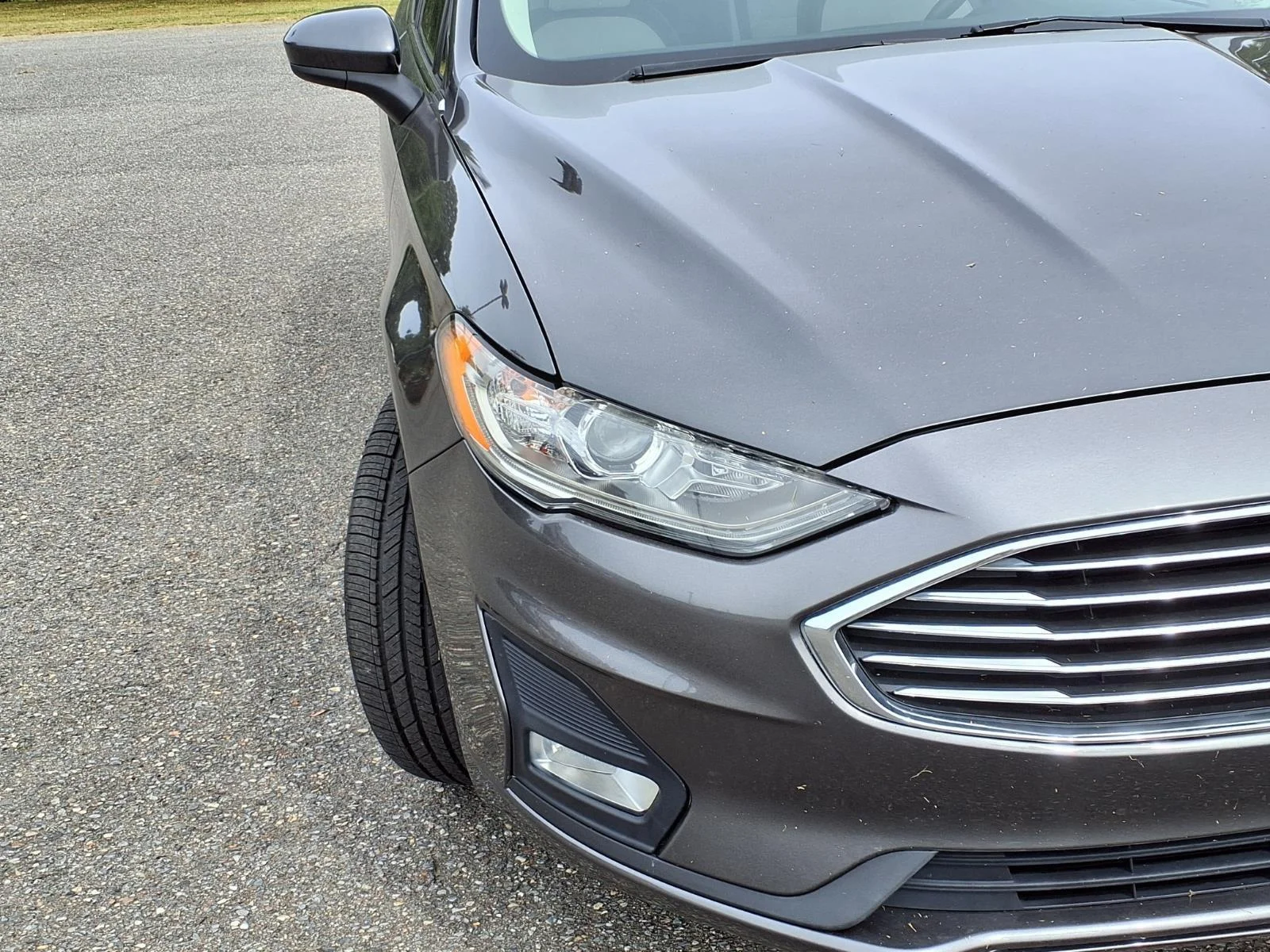 Used 2020 Magnetic Metallic Ford SE image 15