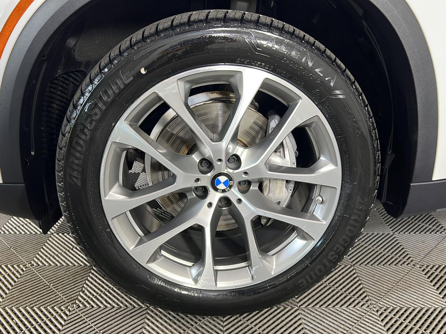 Certified Used 2024 Alpine White BMW xDrive40i image 15