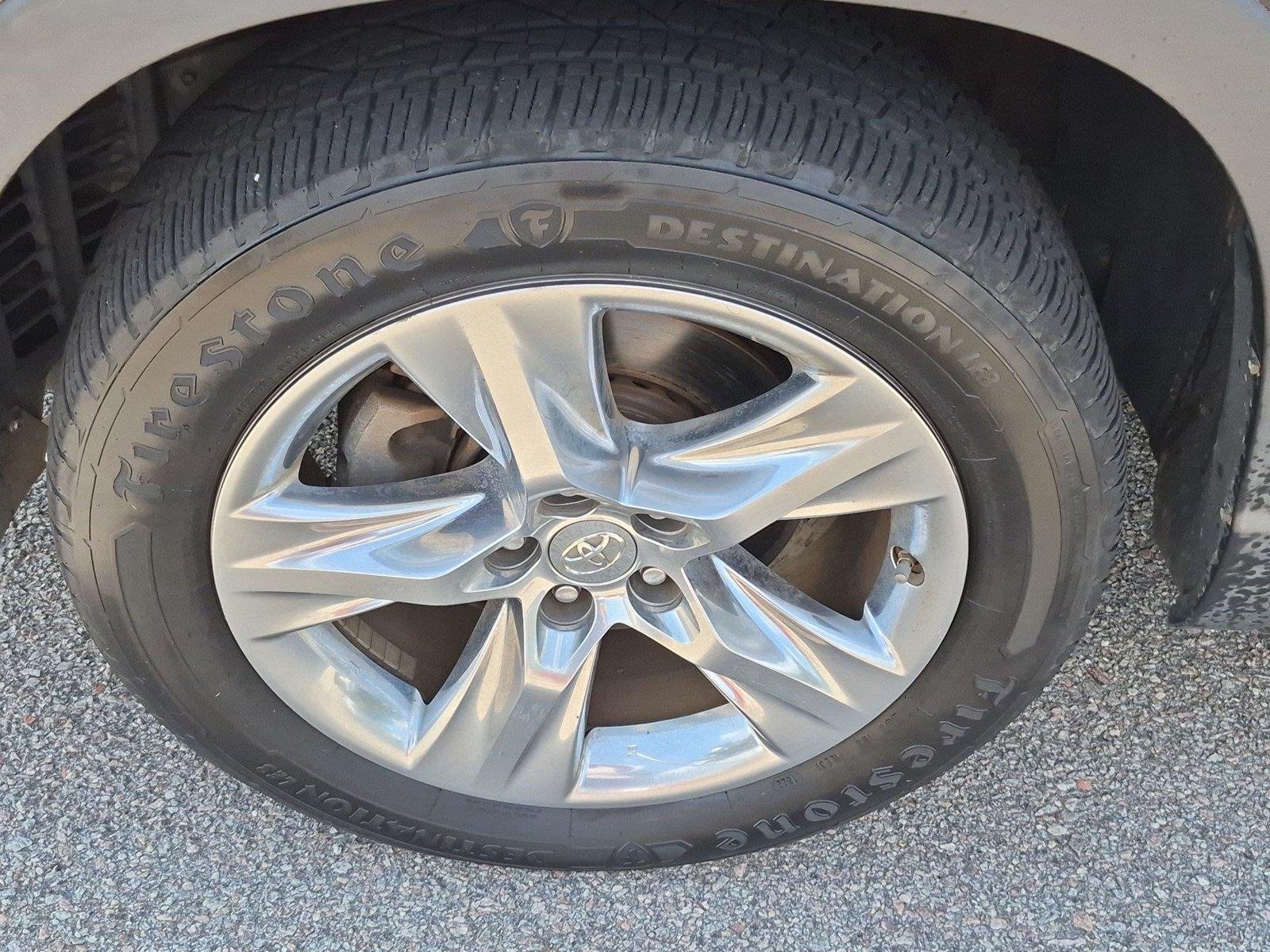 Used 2015 Predawn Gray Mica Toyota Limited image 8