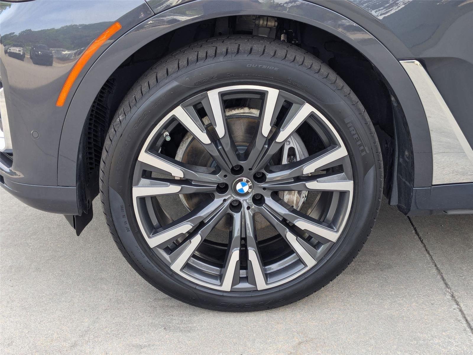 Used 2022 Arctic Grey Metallic BMW xDrive40i image 10