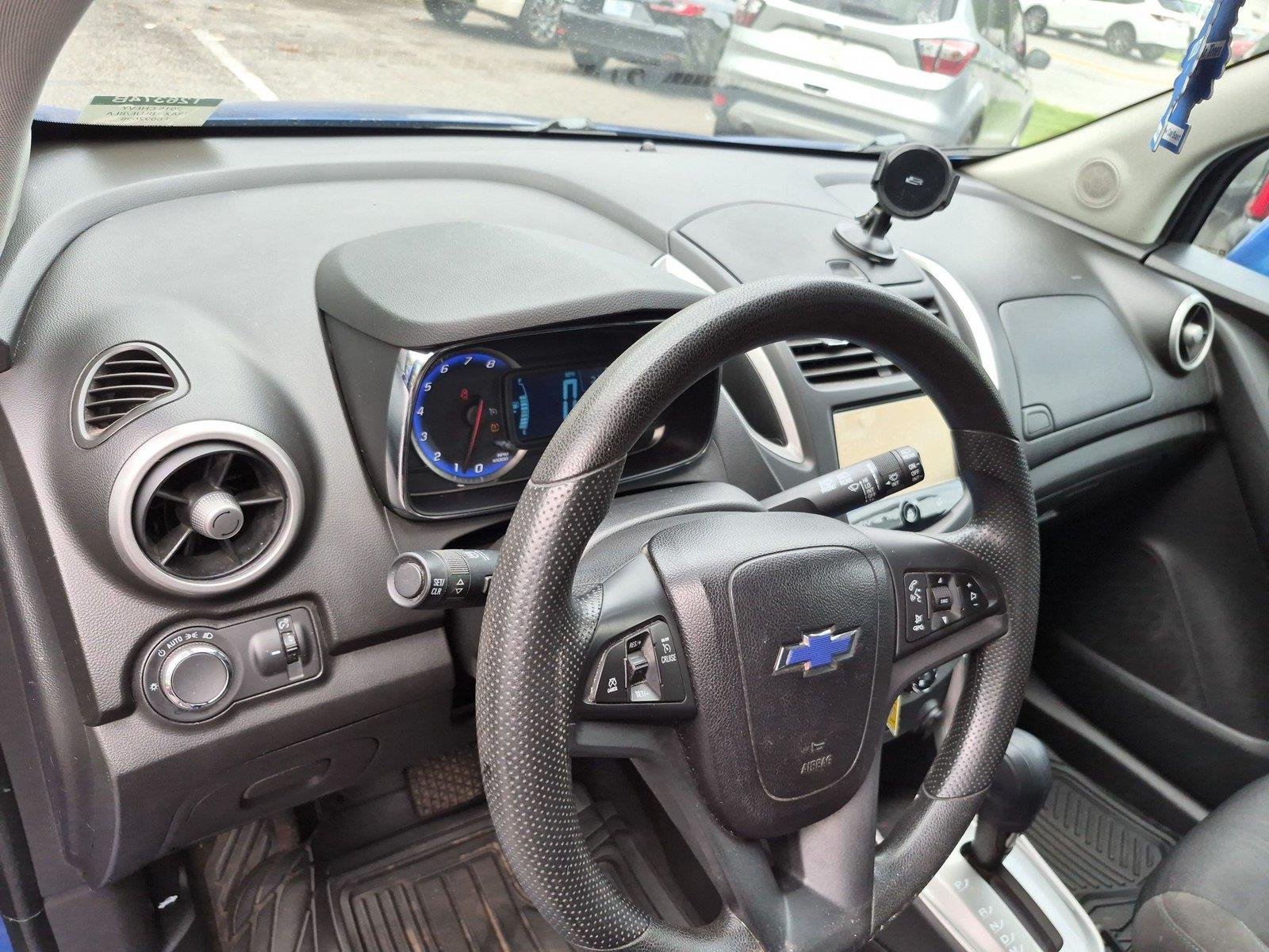 Used 2015 Brilliant Blue Metallic Chevrolet LT image 19