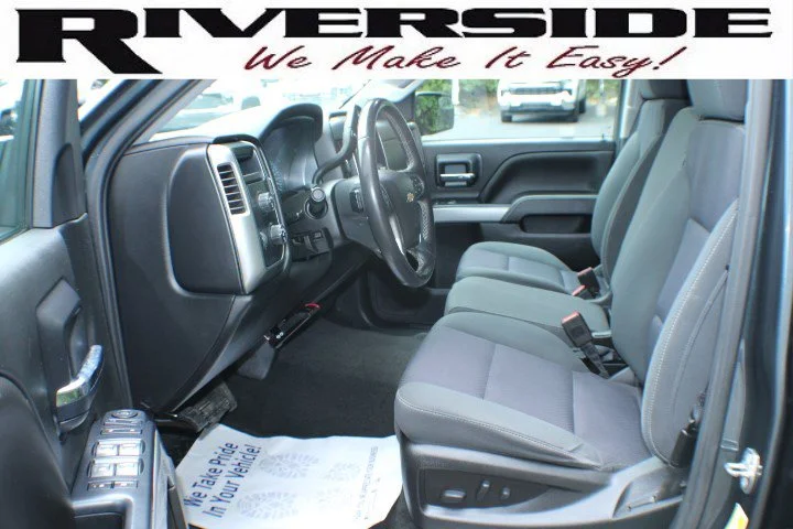 Used 2018 GRAPHITE METALLIC Chevrolet LT image 11