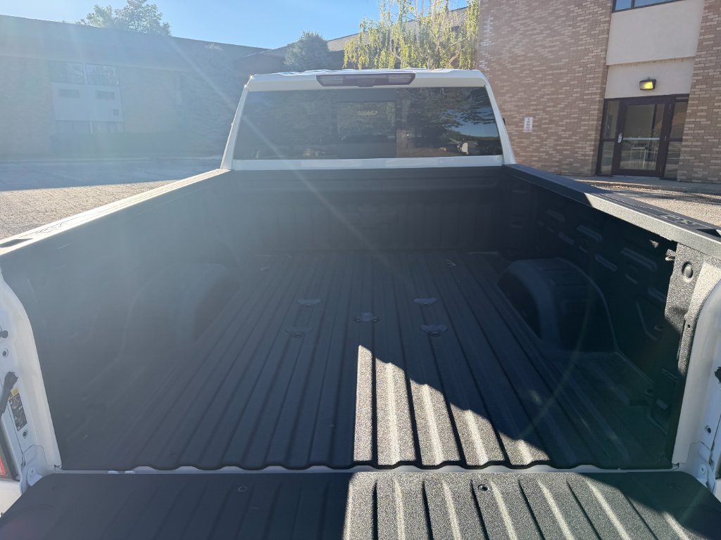 Used 2026 Summit White Chevrolet High Country image 11