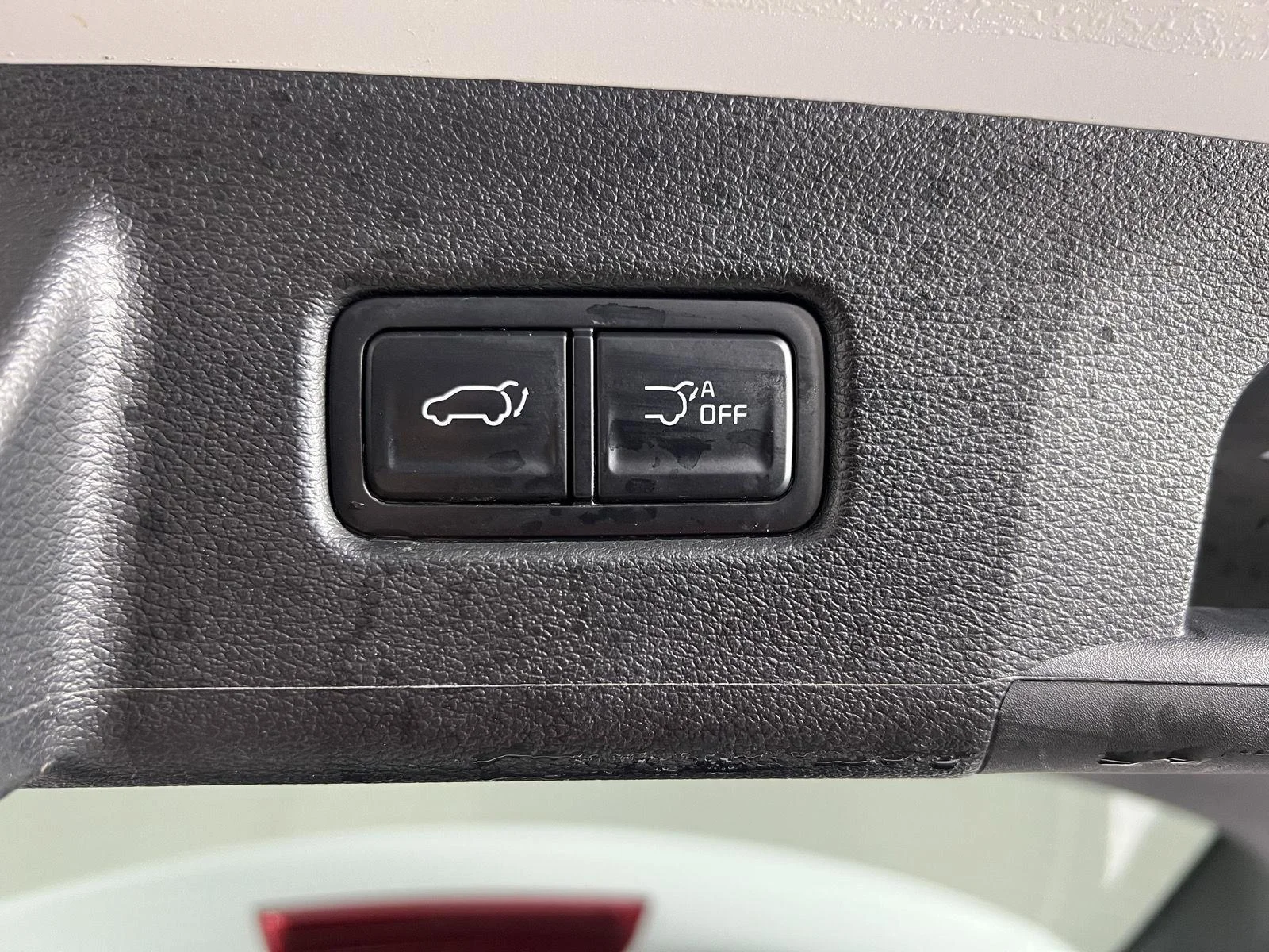 Used 2025 Glacial White Pearl Kia S image 11