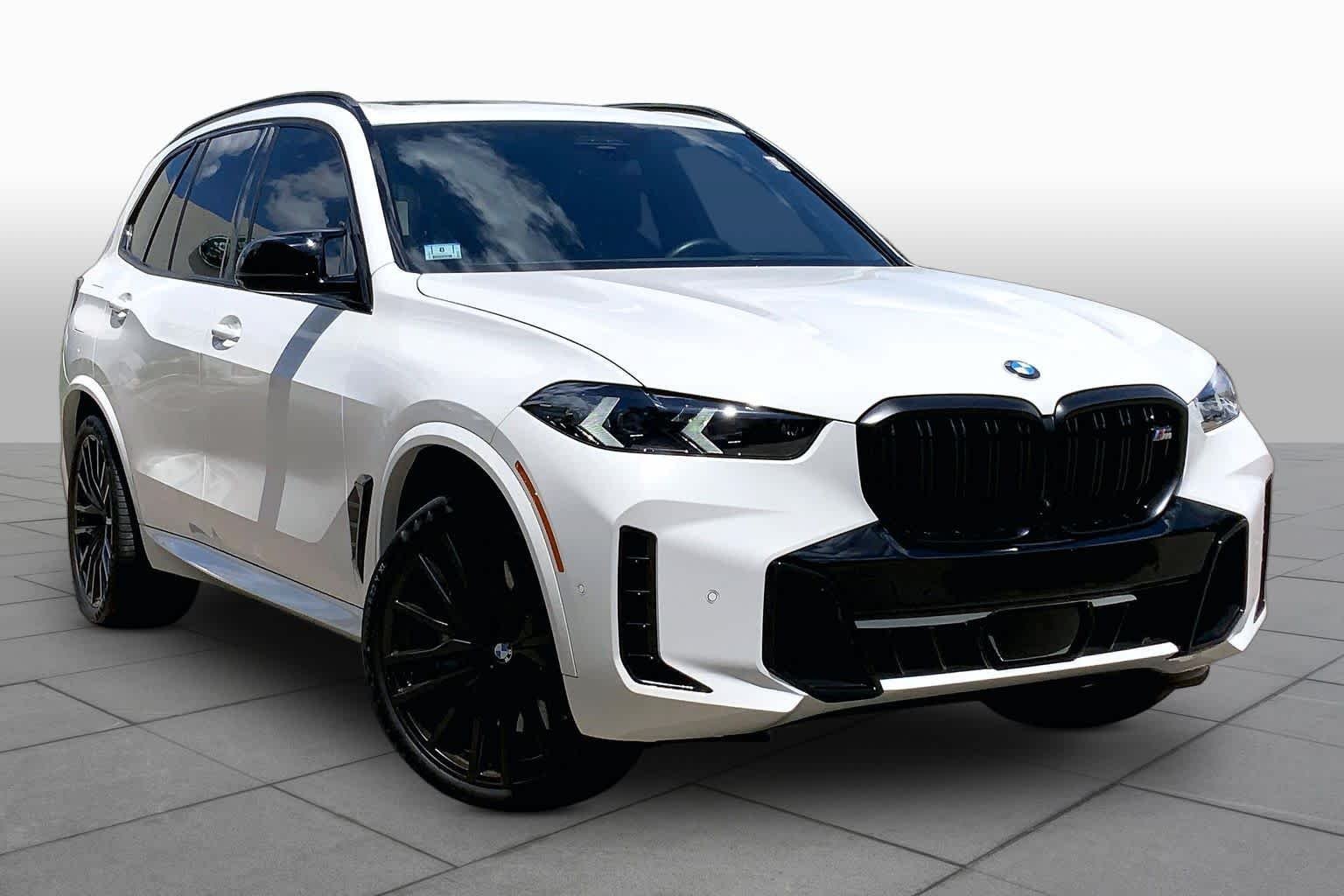 Used 2024 Alpine White BMW M60i image 3