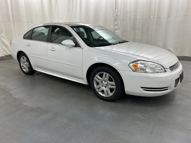 Used 2015 White Chevrolet LT image 1