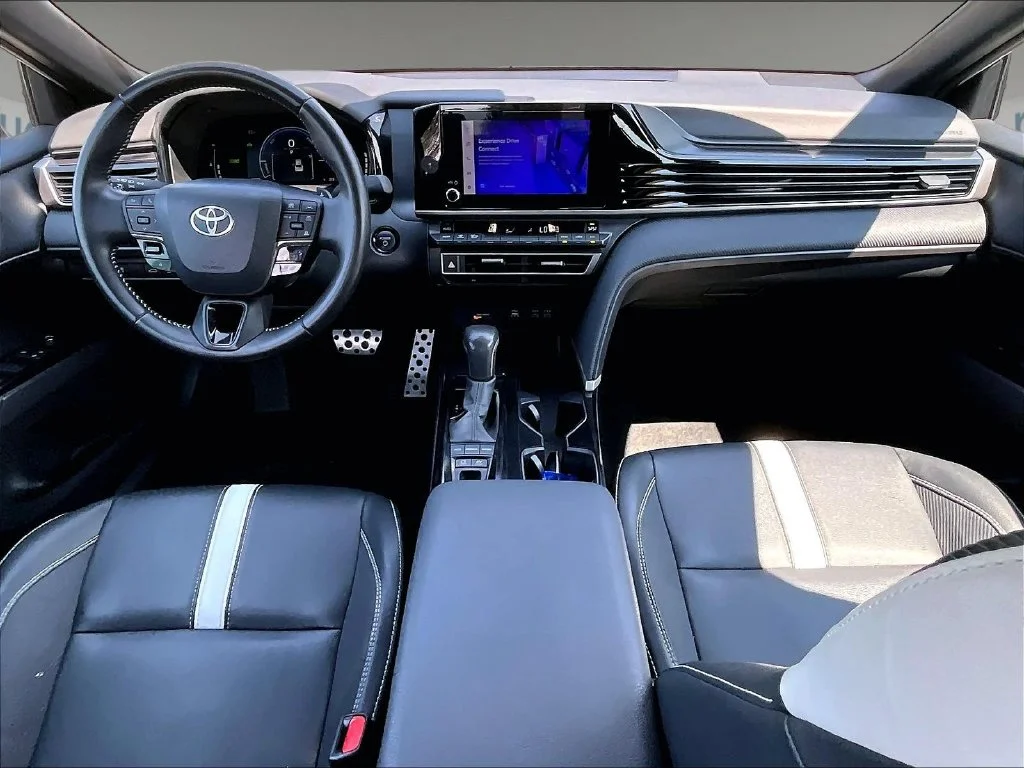 Used 2025 White Toyota SE image 21