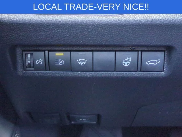 Used 2019 White Toyota XLE Premium image 19