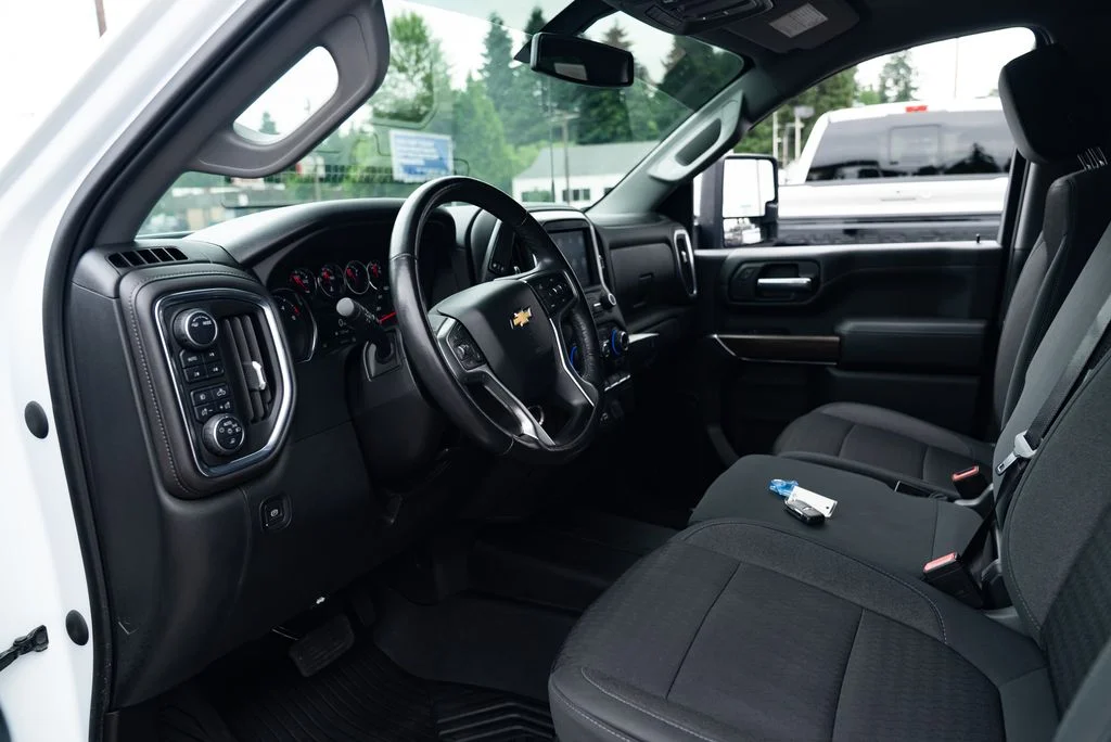 Used 2021 White Chevrolet LT image 19