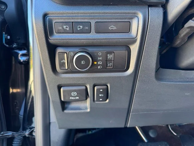 Used 2022 Black Ford XLT image 22
