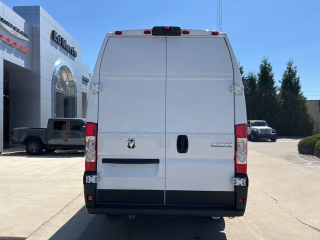 Used 2025 White Ram Super High Roof image 4