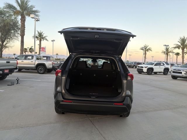 2021 Toyota RAV4 LE - Photo 28