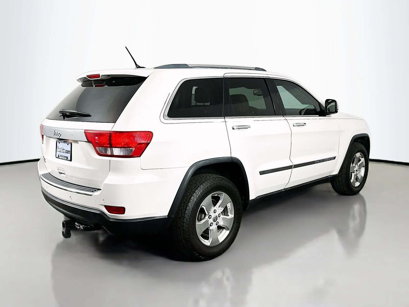 Used 2011 Stone White Clearcoat Jeep Limited image 8