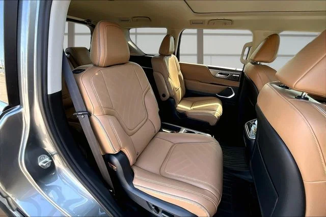 New 2027 Silver INFINITI LUXE image 26
