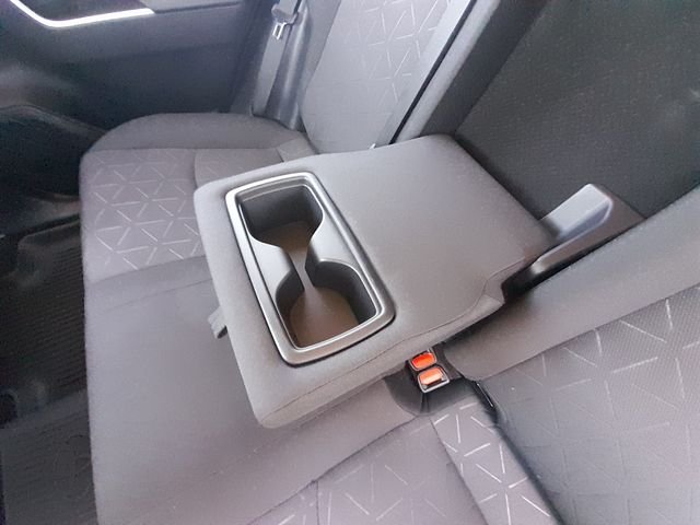 2024 Toyota RAV4 XLE - Photo 39