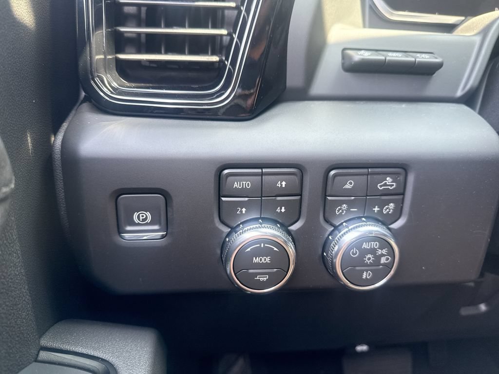 2026 GMC Sierra 3500HD AT4 - Photo 18