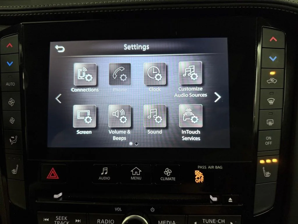 Used 2023 Gray INFINITI LUXE image 19