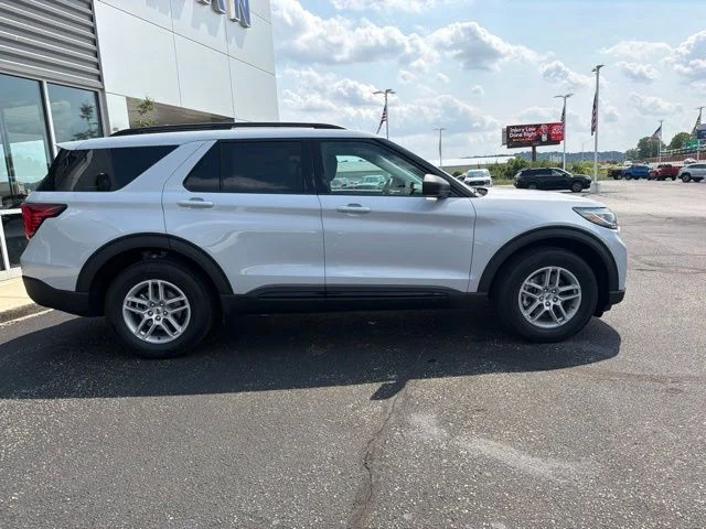 New 2026 Space White Metallic Ford Active image 21