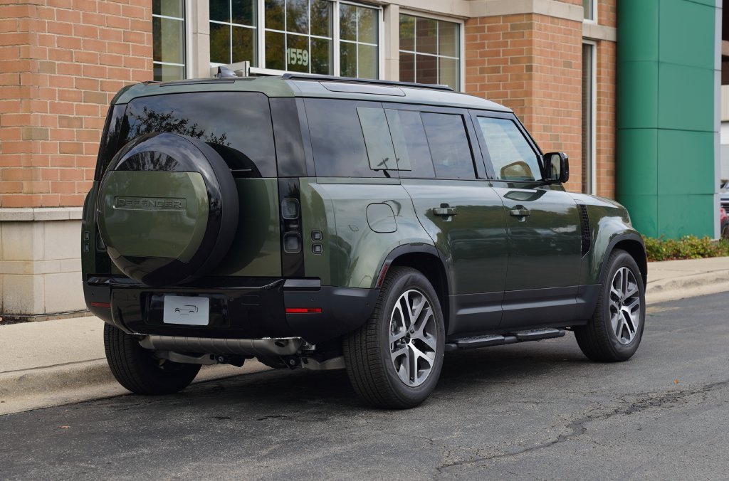 New 2026 Woolstone Green Land Rover S image 6