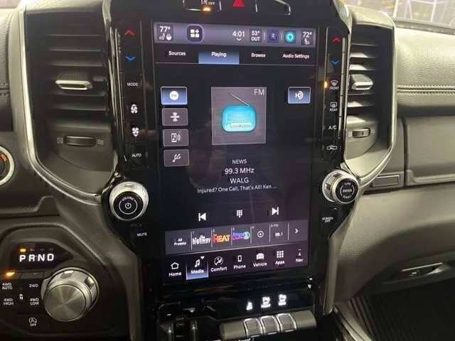 New 2026 Diamond Black Crystal Pearl-Coat Exterior Paint RAM Laramie image 19