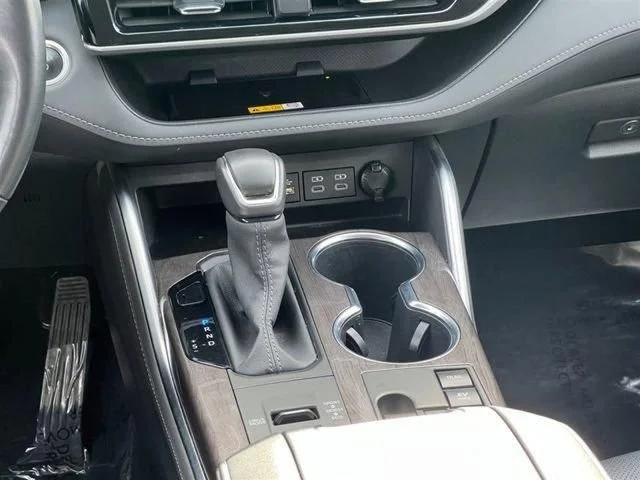 2024 Toyota Highlander Platinum - Photo 17