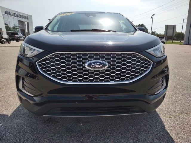 Certified Used 2024 Black Metallic Ford SEL image 8