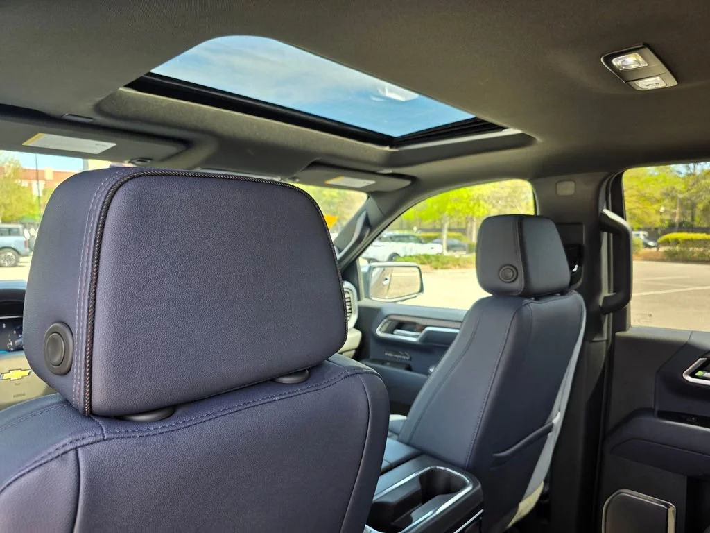 Used 2025 Black Chevrolet High Country image 30