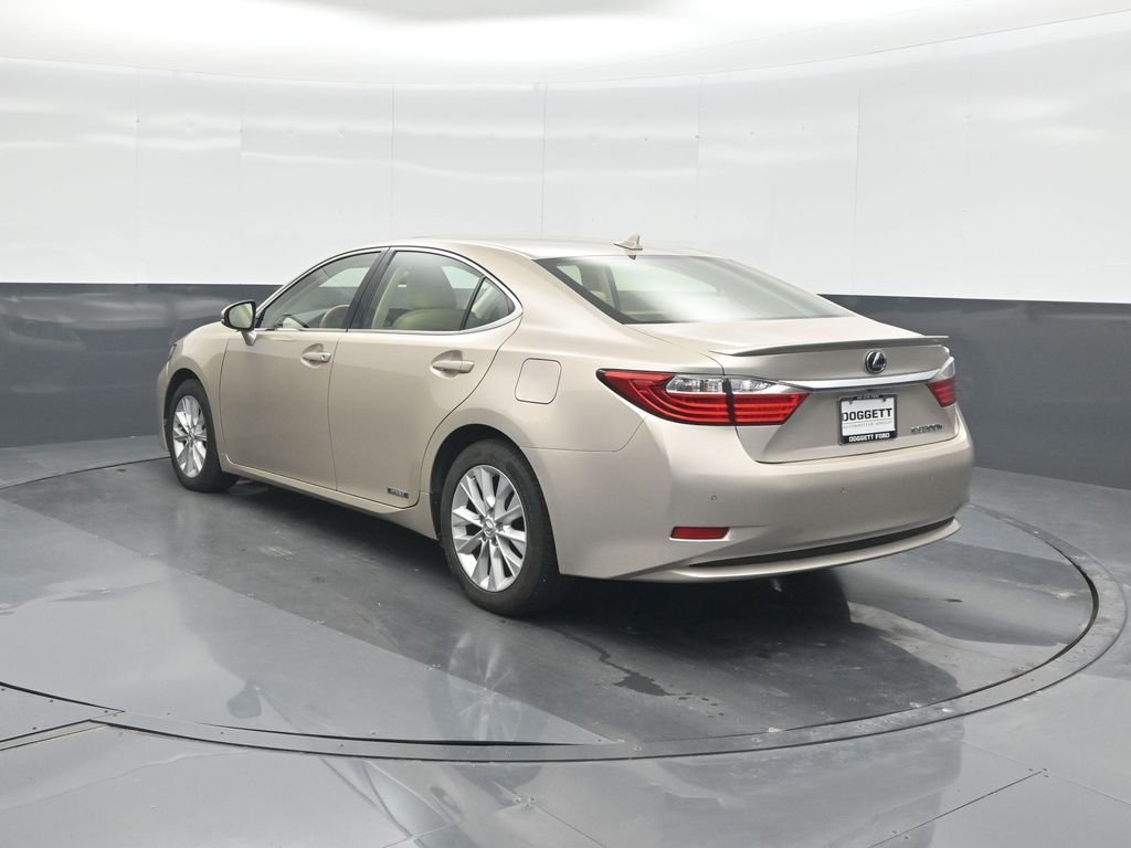 Used 2014 Beige Lexus 300h image 22