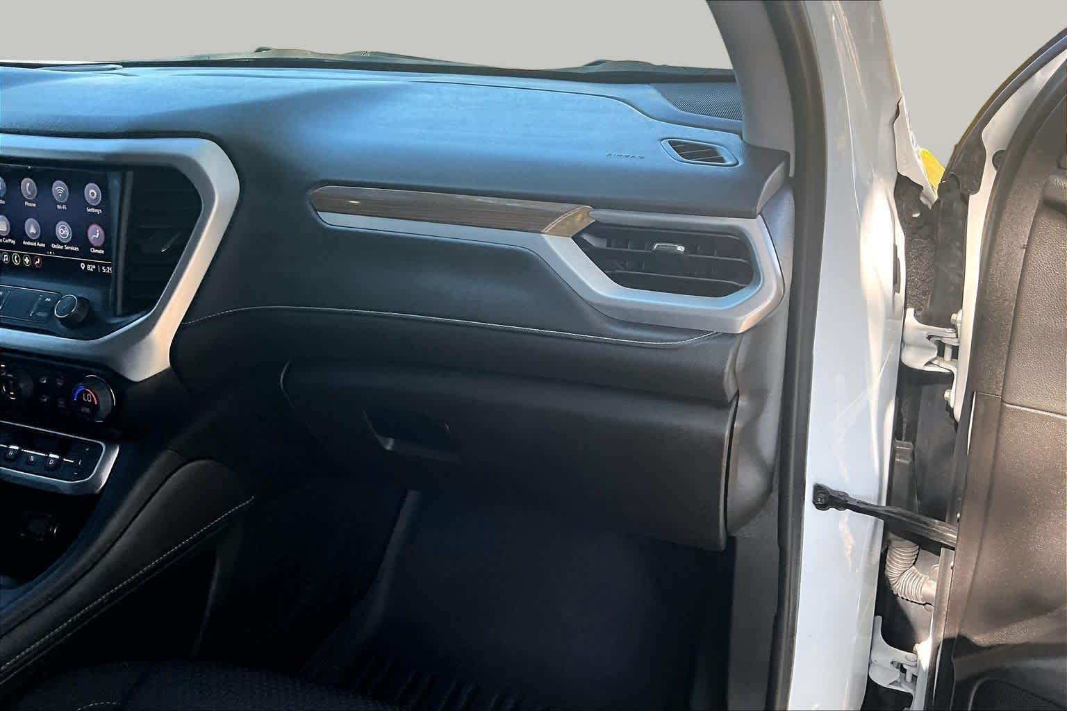 Used 2022 Summit White GMC SLE image 19