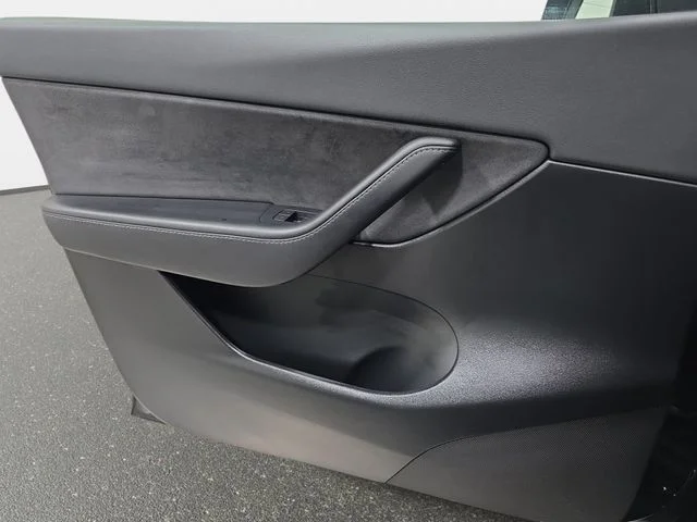 Used 2021 Black Tesla Long Range image 26