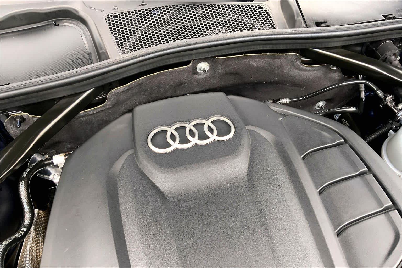 Used 2019 Navarra Blue Metallic/Black Roof Audi Premium Plus image 33