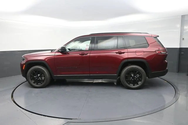New 2026 Velvet Red Pearl-Coat Exterior Paint Jeep Altitude image 6