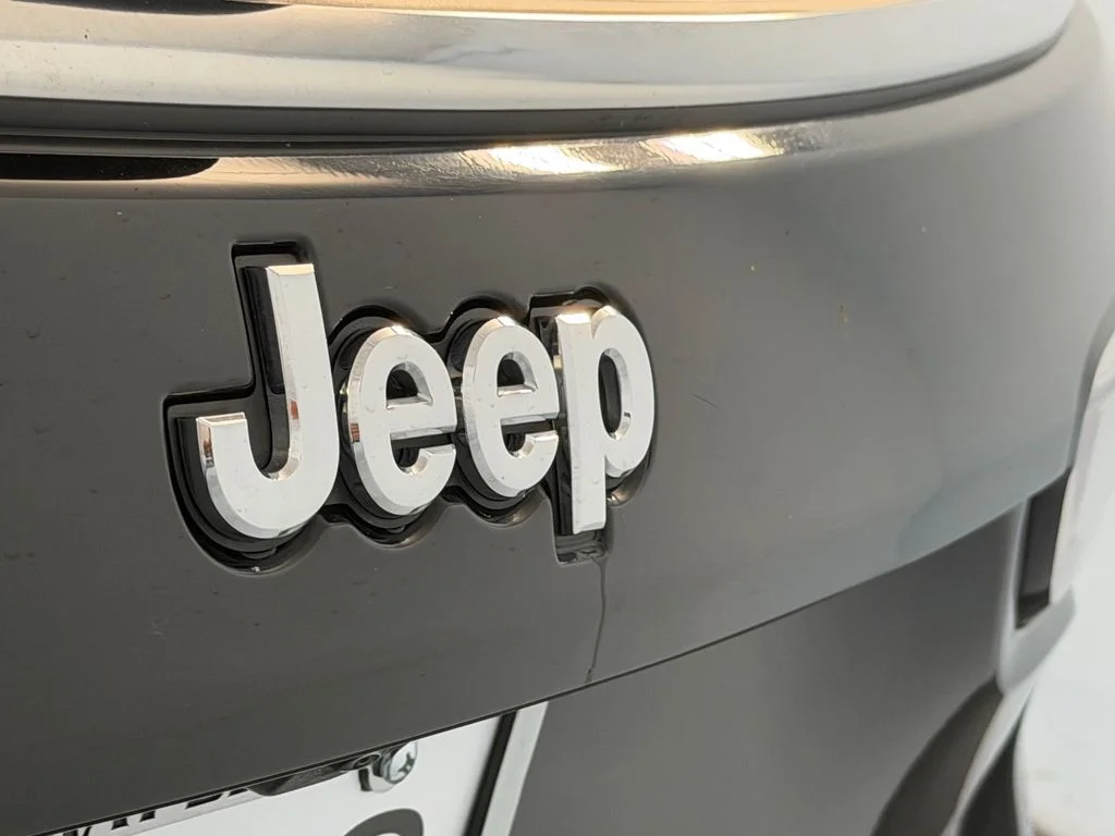 Used 2024 Black Jeep Latitude image 12