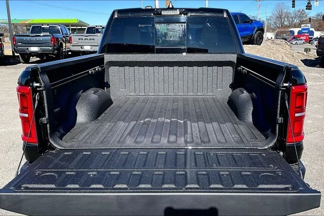 New 2026 Diamond Black Crystal Pearl-Coat Exterior Paint RAM RHO image 15