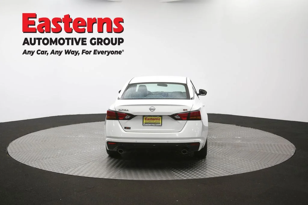 Used 2024 White Nissan 2.5 SR image 36