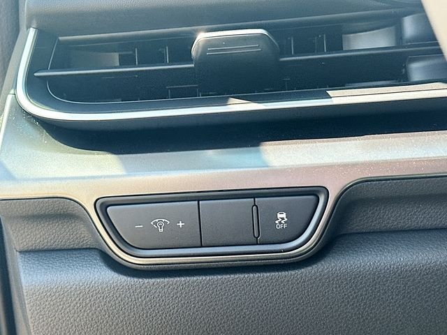 New 2026 Snow White Pearl Kia SX Prestige image 10